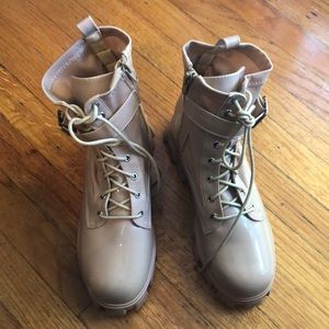Lilian combat style boot nude color size 5.5